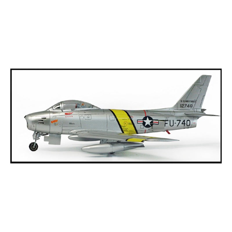 Academy 12530 1/72 P-47D & F-86E "Gabreski"