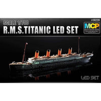 Academy 14220 1/700 RMS Titanic + LED Set