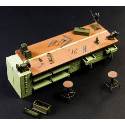AFV 35302 1/35 U.S. Army Workbench and Tool Set