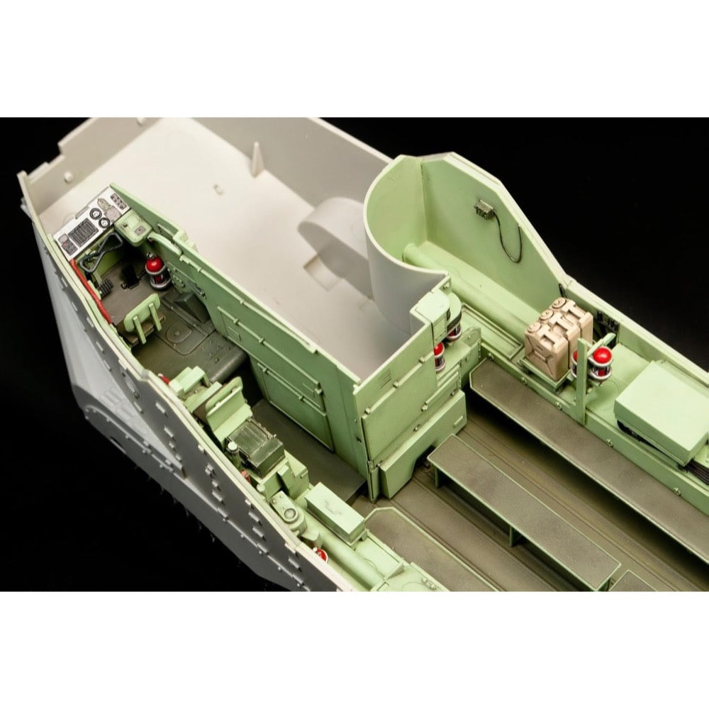 AFV 35S67 1/35 AAV-7A1 RAM/RS w/EAAK