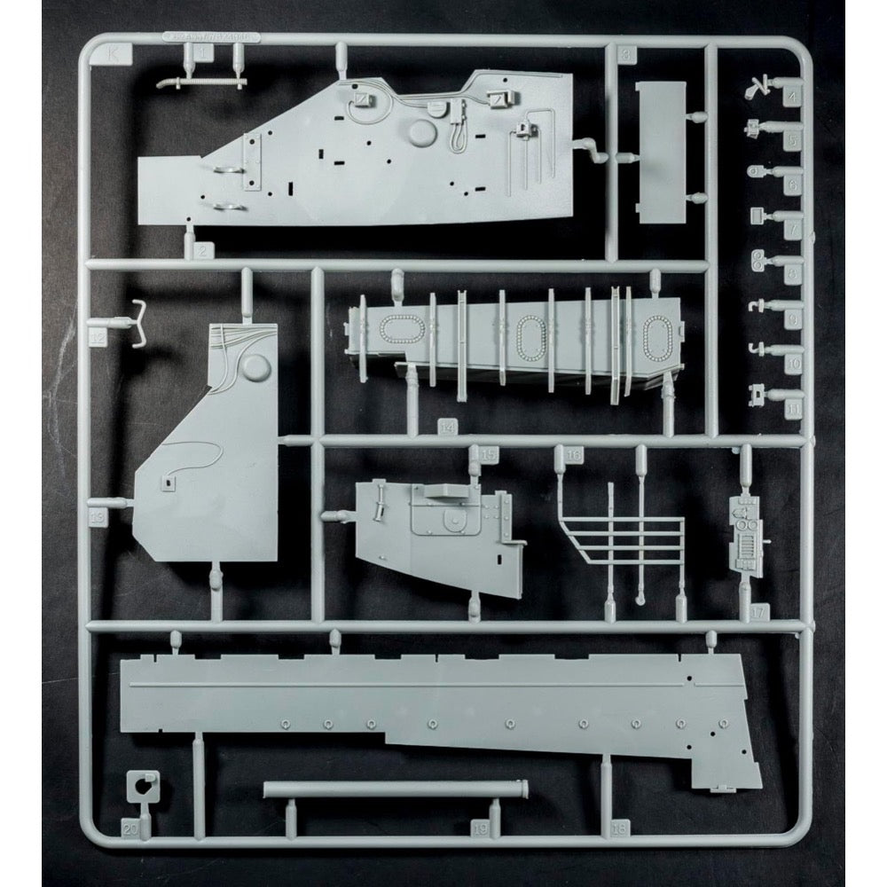 AFV 35S67 1/35 AAV-7A1 RAM/RS w/EAAK