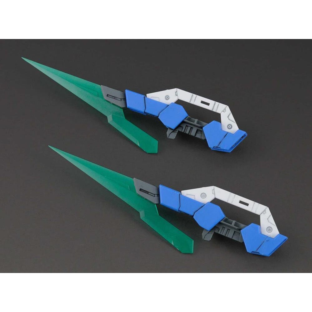 Bandai 5055328 MG 1/100 00 Qan T Full Saber Gundam 00