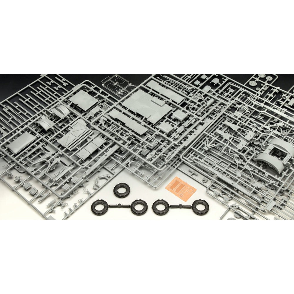 Revell 03338 1/35 BM-13-16 on WOT 8