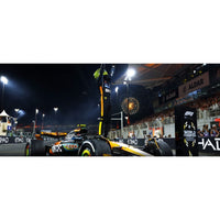 Minichamps 530258704 1/64 Mclaren Formula 1 Team Mcl39 Lando Norris World Champion Abu Dhabi Gp 2025 With Standing Figurine, Pitboard And Position Board