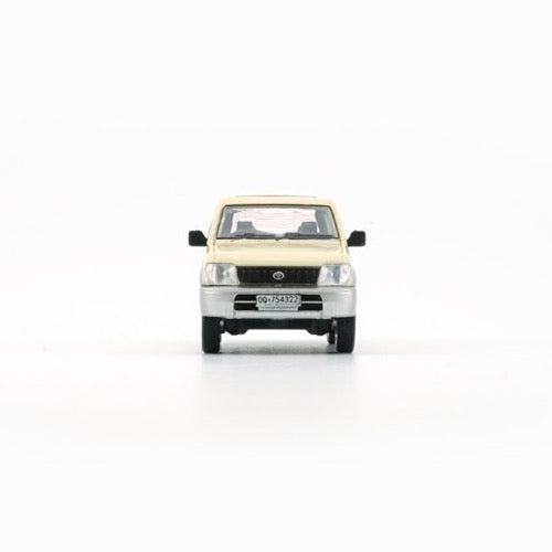 BM Creation 1/64 Toyota Land Cruiser LC95 Ivory Bond RHD