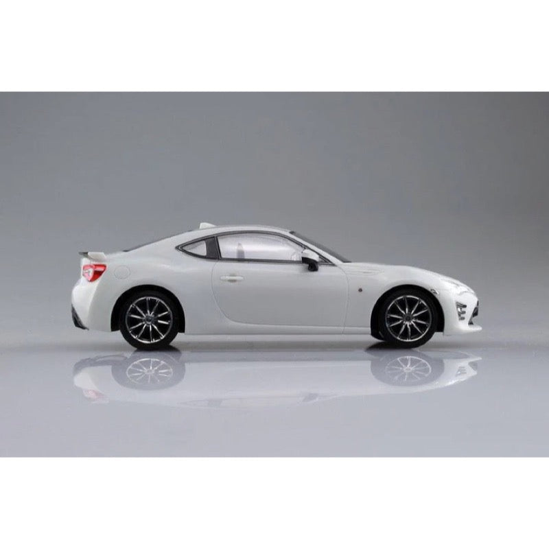 Aoshima A005418 1/32 Toyota 86 Crystal White Pearl Snap Kit