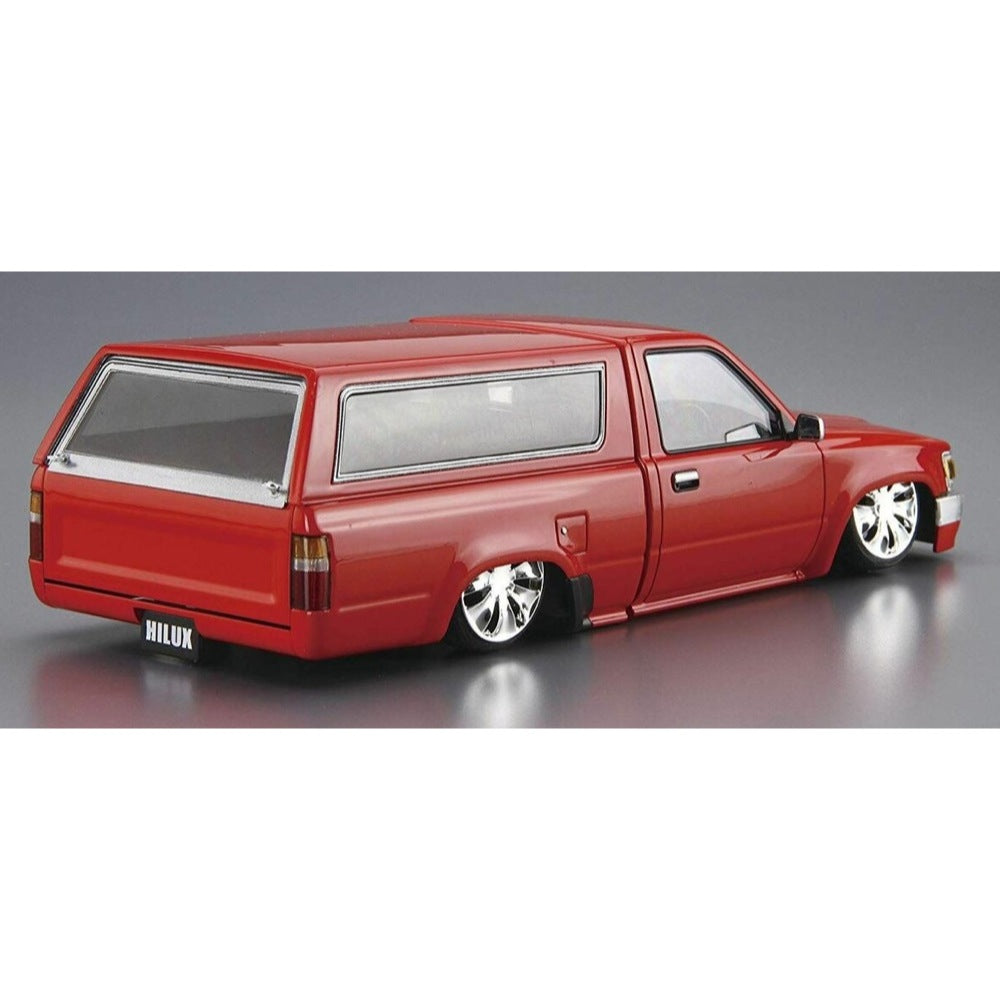 Aoshima A005700 1/24 Toyota YN86 Hilux New Old School 1995