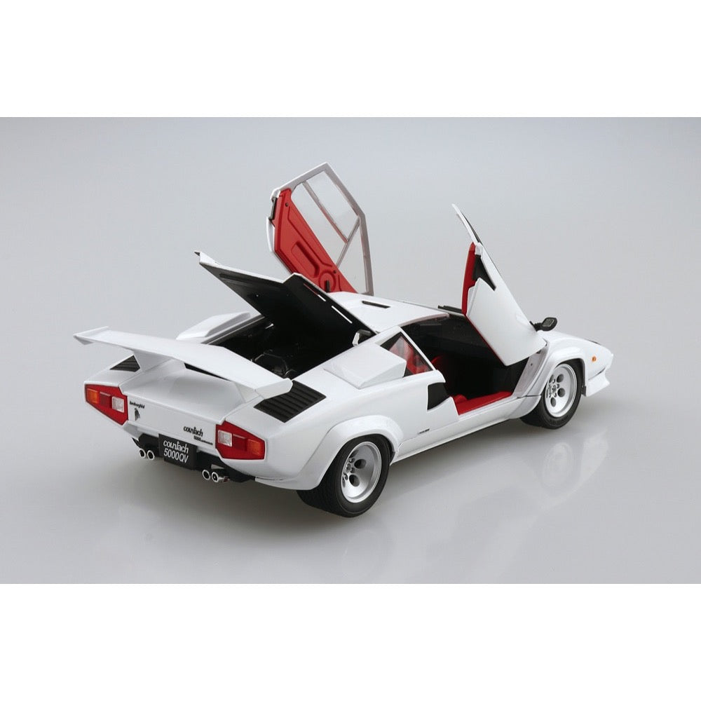 Aoshima A005945 1/24 1985 Lamborghini Countach 5000QV