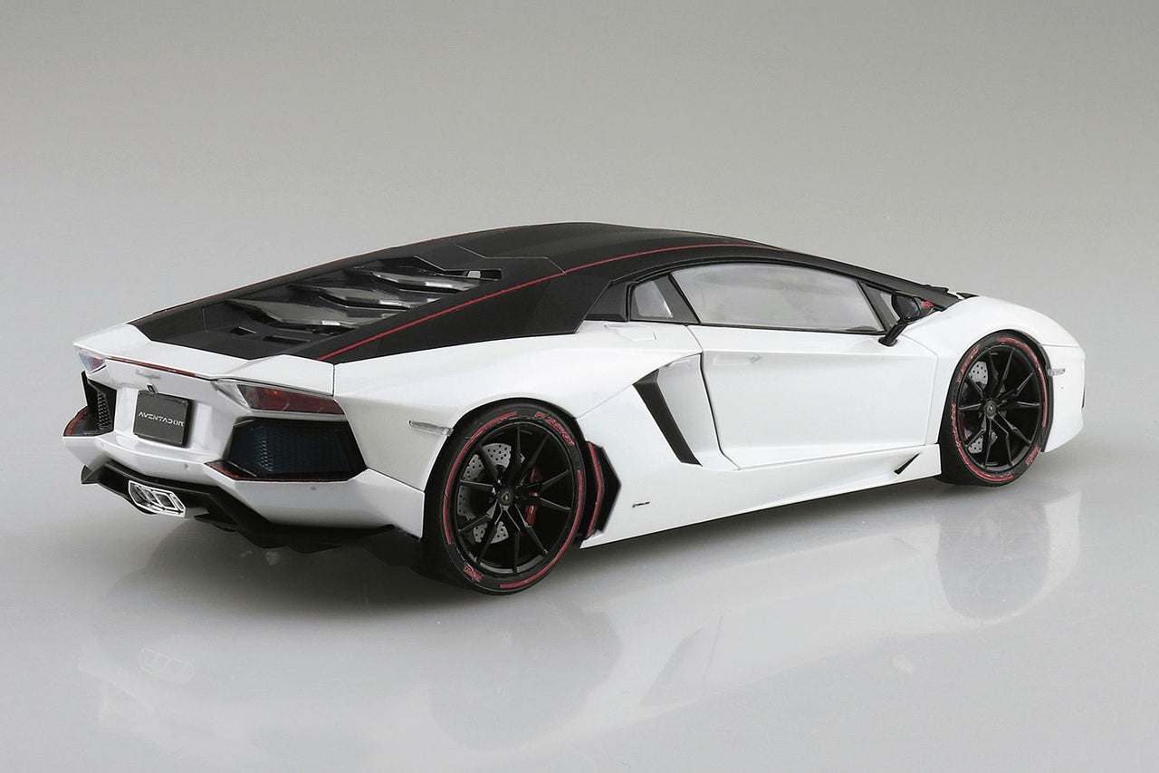 Aoshima A006121 1/24 2015 Lamborghini Aventador Pirelli Edition