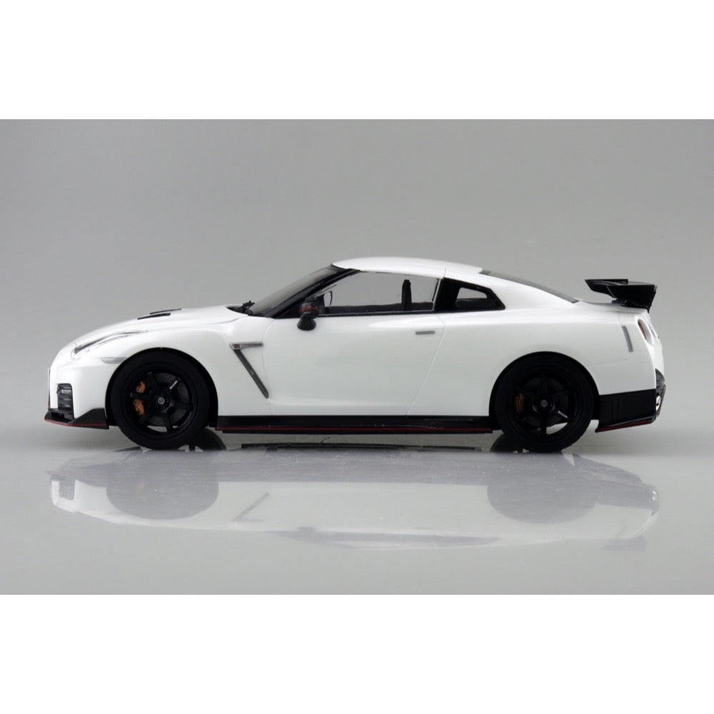 Aoshima 006786 1/24 Snap R35 Nissan Gt-R Nismo 2017 Brilliant White Pearl