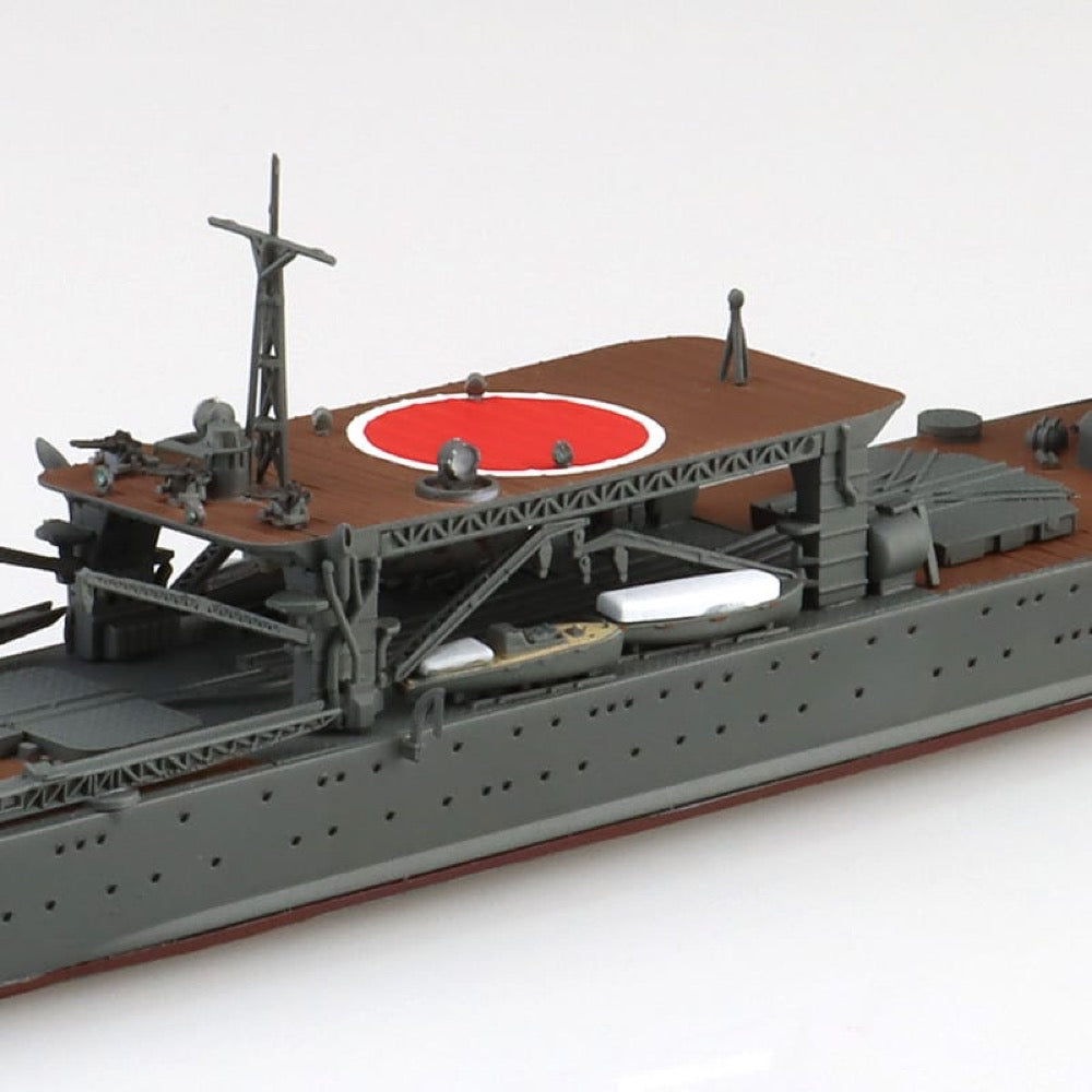 Aoshima A006965 1/700 Japanese Navy Midget Submarine Tender Hiyoda