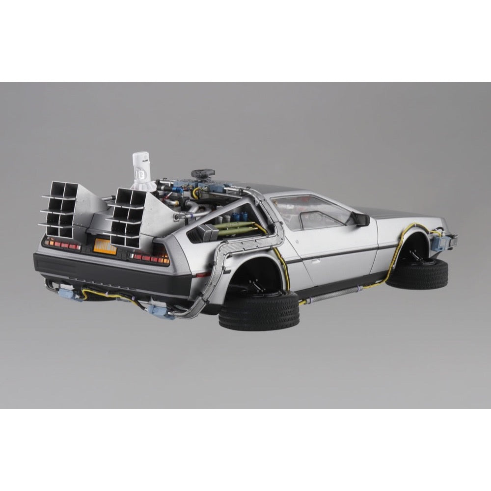 Aoshima 1/24 Back to the Future Part II Time Machine with Figure