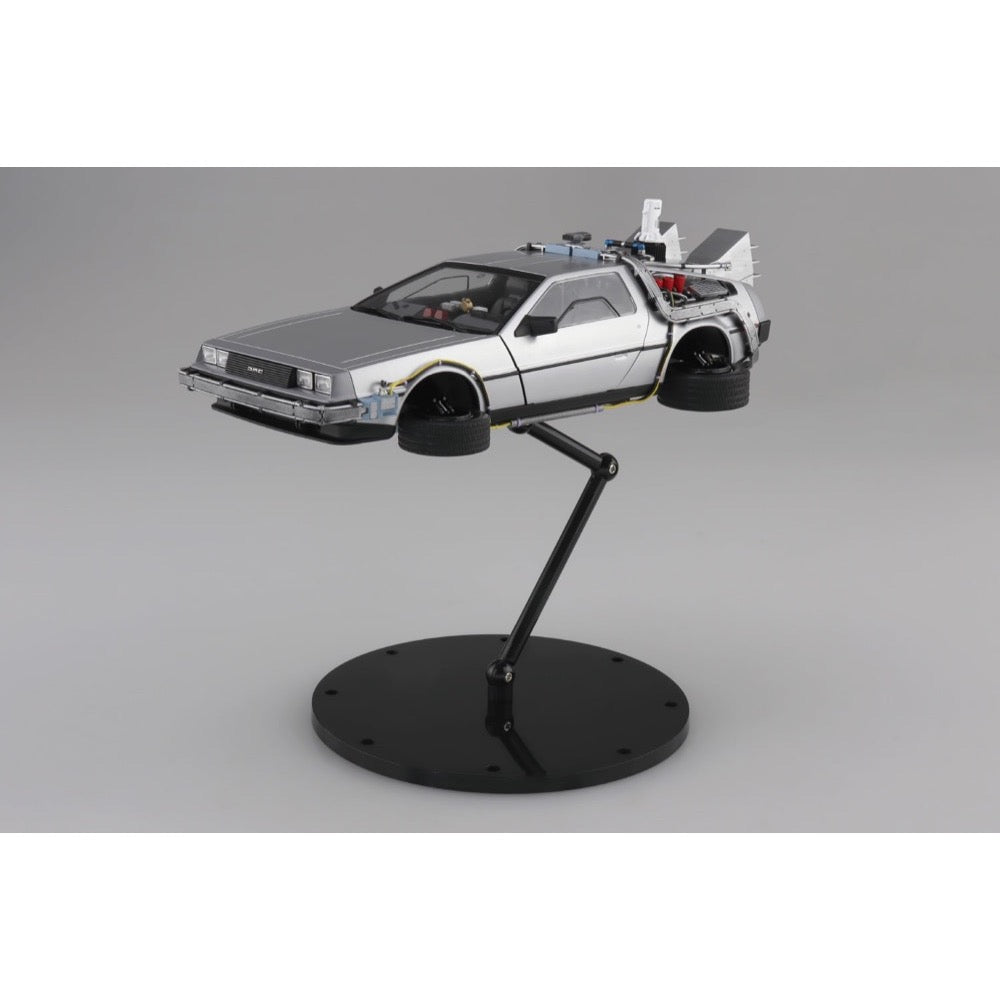 Aoshima 1/24 Back to the Future Part II Time Machine with Figure