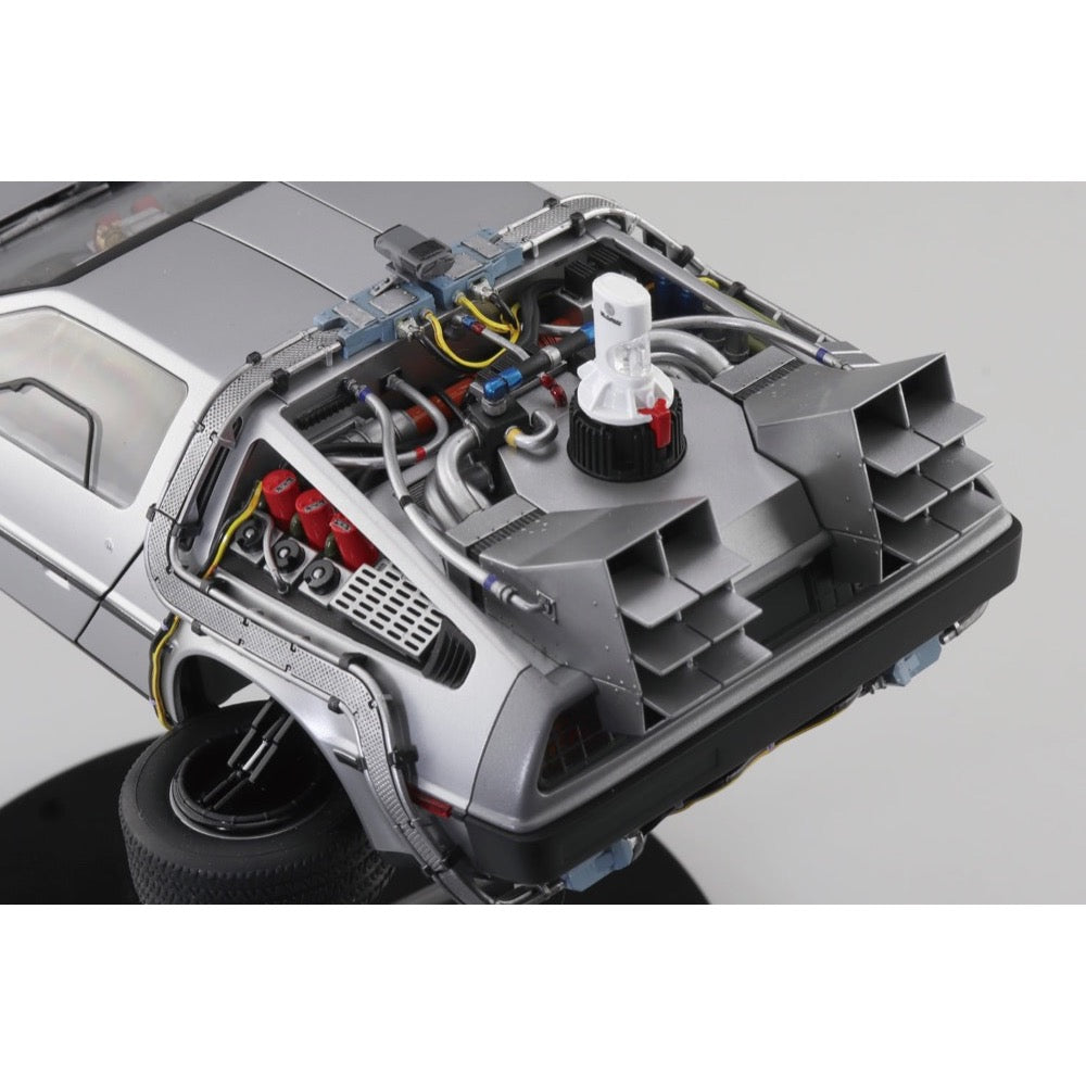 Aoshima 1/24 Back to the Future Part II Time Machine with Figure