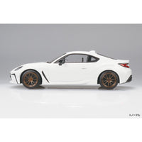 Aoshima 1/32 Toyota GR86 2021 Custom Wheel Crystal White Pearl