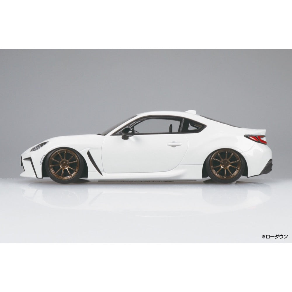Aoshima 1/32 Toyota GR86 2021 Custom Wheel Crystal White Pearl