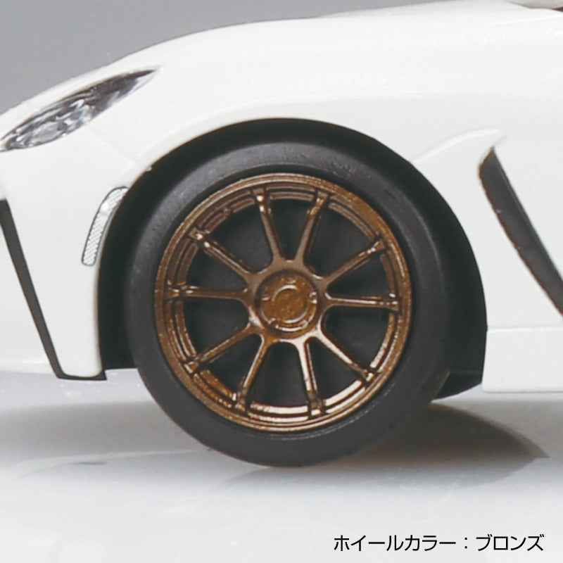 Aoshima 1/32 Toyota GR86 2021 Custom Wheel Crystal White Pearl