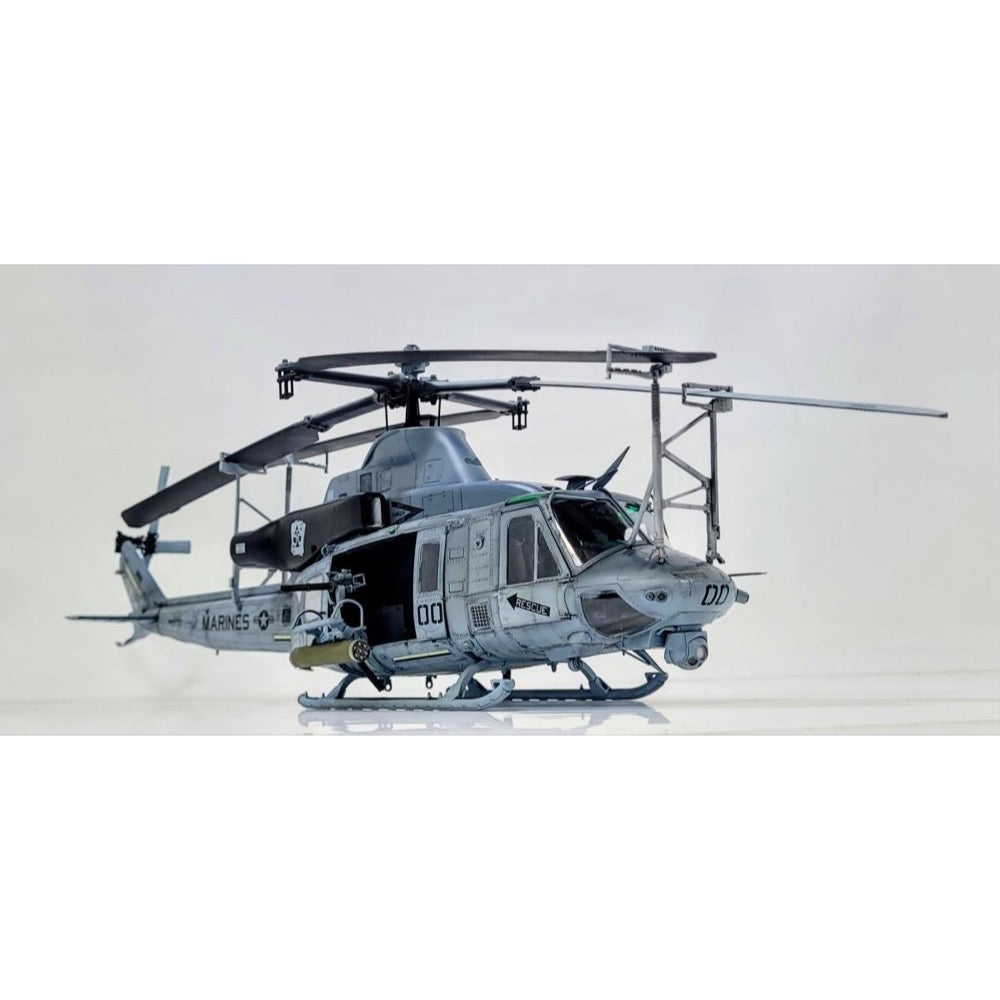 Academy 12138 1/35 USMC UH-1Y Venom