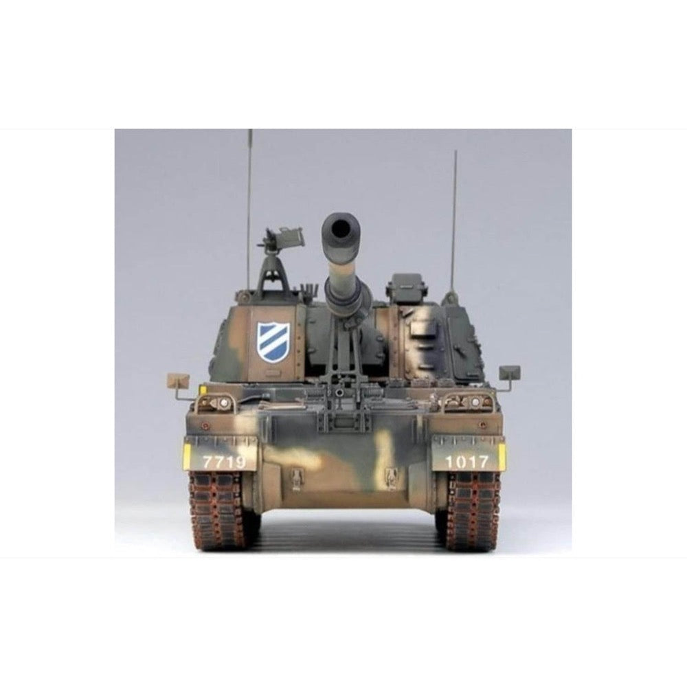 Academy 1/35 R.O.K. Army K9 Self-Propelled Howitzer Model Kit