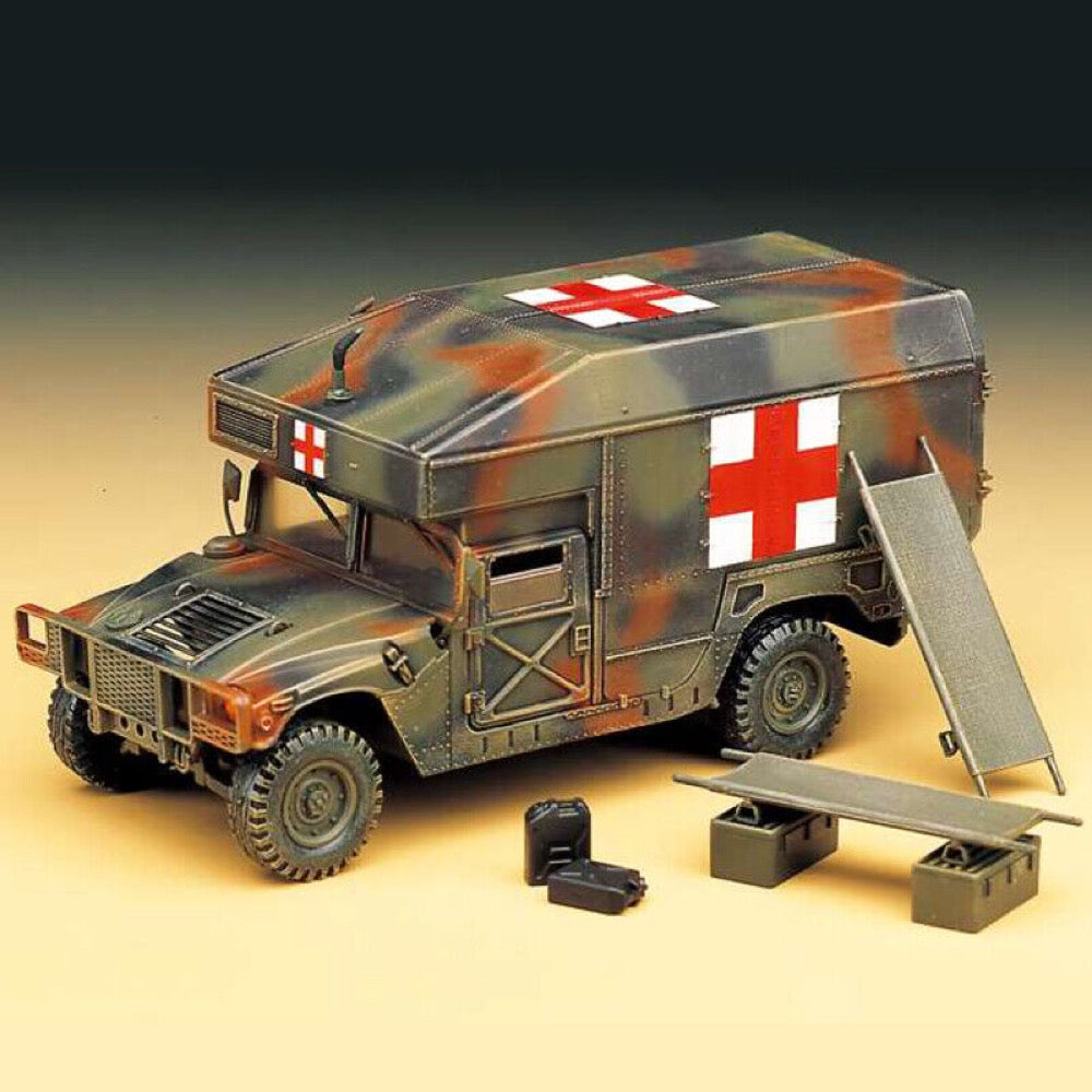Academy 13243 1/35 M997 Maxi Ambulance