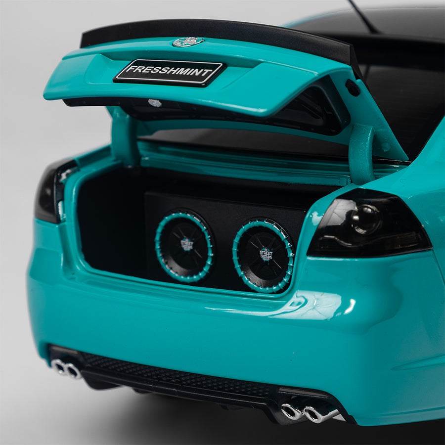 Authentic Collectables ACD18HVE1SB 1/18 Holden VE Commodore SS V - 'Fresshmint' Street Custom