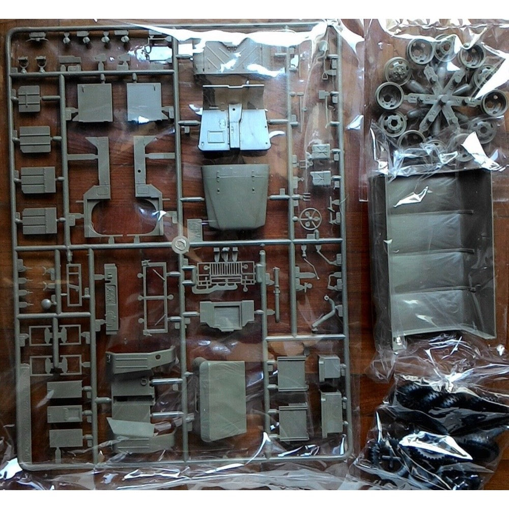 AFV 35004 1/35 M35A2 2 1/2T Cargo Tank