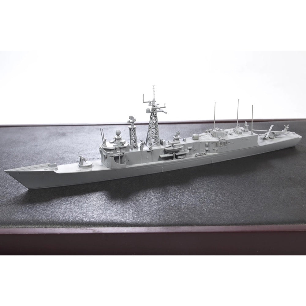 AFV Club SE70006 1/700 USS Oliver Hazard Perry Class Frigate 4716965706067