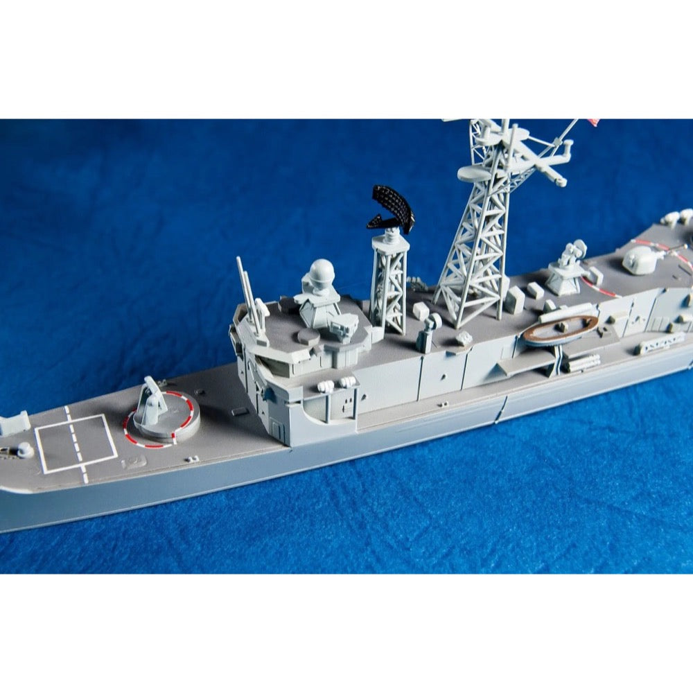 AFV Club SE70006 1/700 USS Oliver Hazard Perry Class Frigate 4716965706067