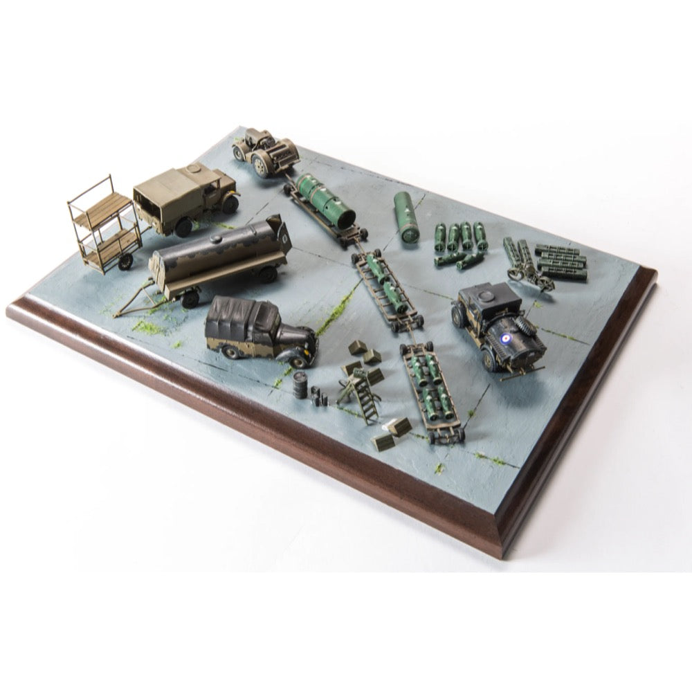 Airfix A05330 1/72 RAF Bomber Re-Supply Set