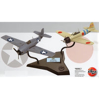 Airfix A50184 1/72 Grumman F-4F4 Wildcat and Mitsubishi Zero Dogfight Double Gift Set