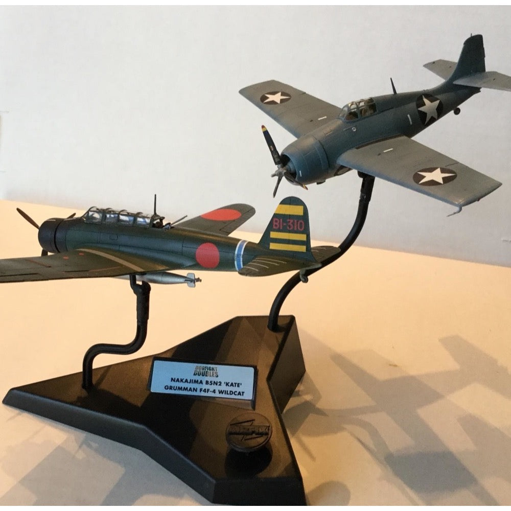 Airfix A50184 1/72 Grumman F-4F4 Wildcat and Mitsubishi Zero Dogfight Double Gift Set