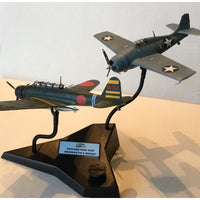 Airfix A50184 1/72 Grumman F-4F4 Wildcat and Mitsubishi Zero Dogfight Double Gift Set
