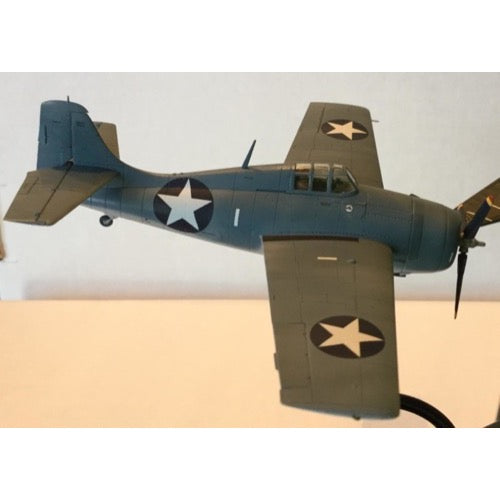 Airfix A50184 1/72 Grumman F-4F4 Wildcat and Mitsubishi Zero Dogfight Double Gift Set