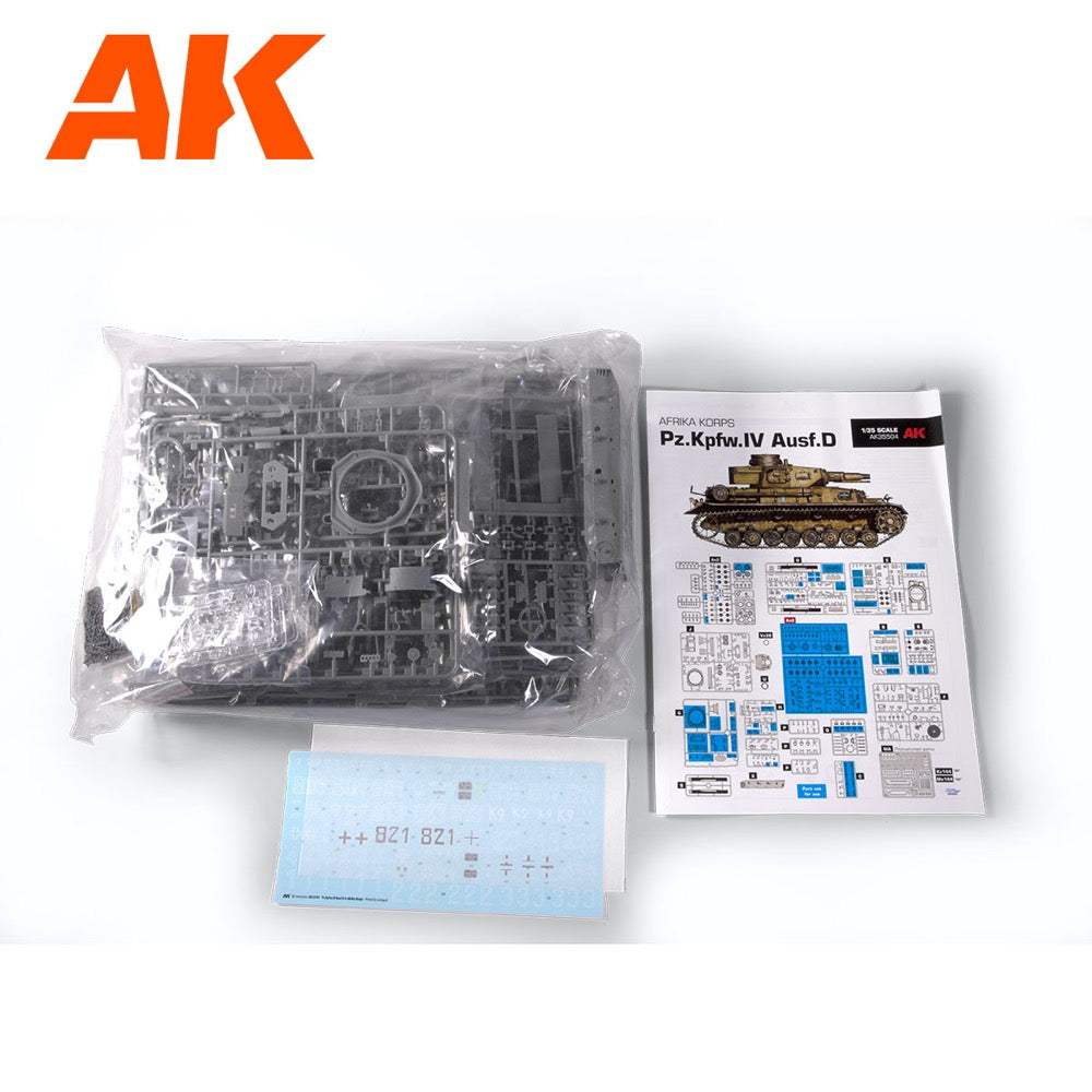 AK Interactive 35504-B Pz.Kpfw.IV Ausf.D Afrika Korps + 5 Figures German Tank Crew