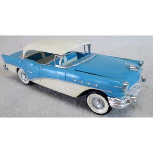 Atlantis Models 1230 1/32 1956 Buick Riviera with Glass