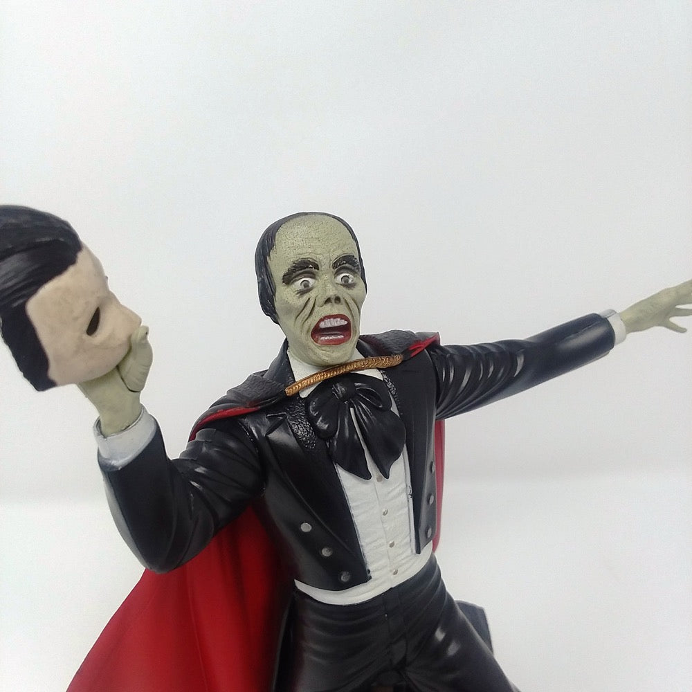 Atlantis Phantom of the Opera Glow in the Dark Edition Model Kit