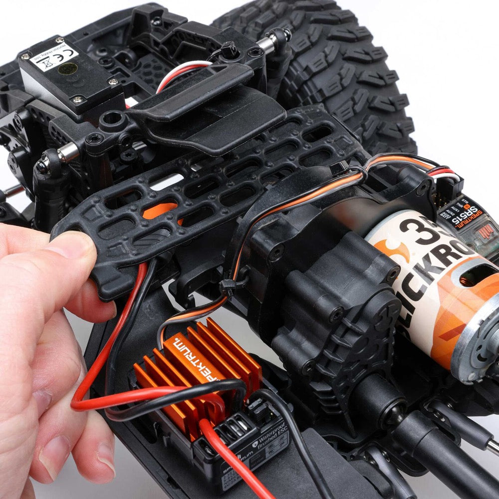 Axial AXI-3071 SCX10 III Coyote 4WD Rock Crawler RTR Gold with Battery and Charger