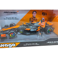 Bburago 28040P 1/24 McLaren MCL38 2024 No.81 Oscar Piastri with Figure