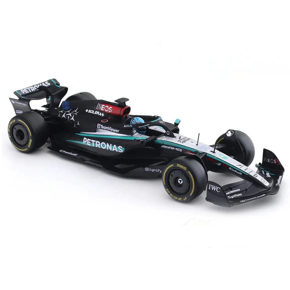 Bburago 28063R 1/24 Mercedes W15 2024 No.63 George Rusell with Helmet and Showcase