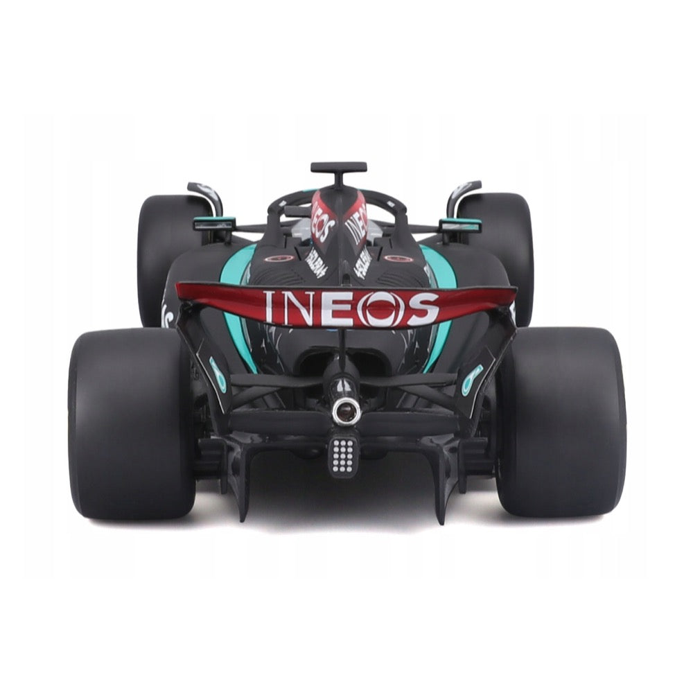 Bburago 28063R 1/24 Mercedes W15 2024 No.63 George Rusell with Helmet and Showcase