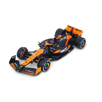 Bburago 8215P 1/43 2024 F-1 McLaren MCL 38 No.81 Piastri with Helmet