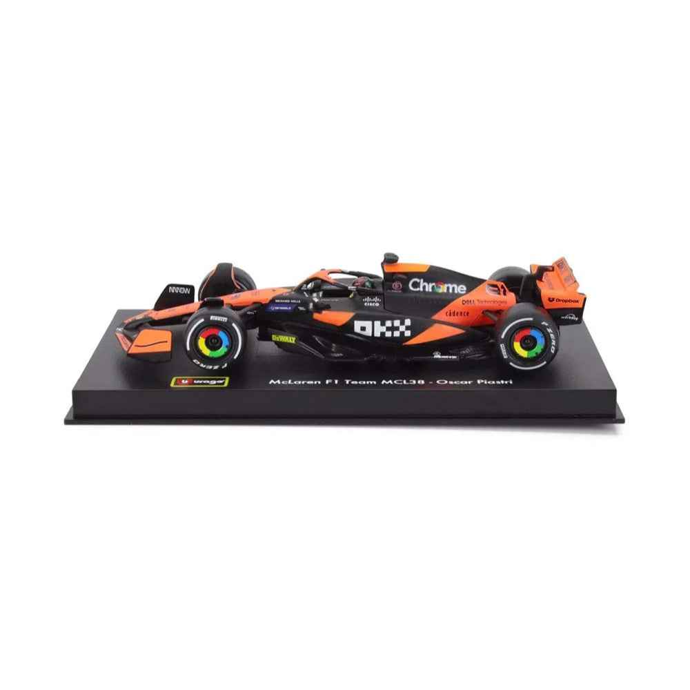 Bburago 8215P 1/43 2024 F-1 McLaren MCL 38 No.81 Piastri with Helmet