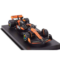 Bburago 8215P 1/43 2024 F-1 McLaren MCL 38 No.81 Piastri with Helmet