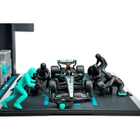 Bburago 38452 1/43 2024 No.63 George Russell Mercedes AMG Pit Pass Competition Set
