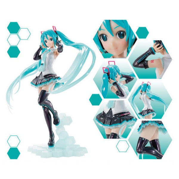 Bandai 5055579 Figure-Rise Labo Hatsune Miku V4X |  Hobbies Online