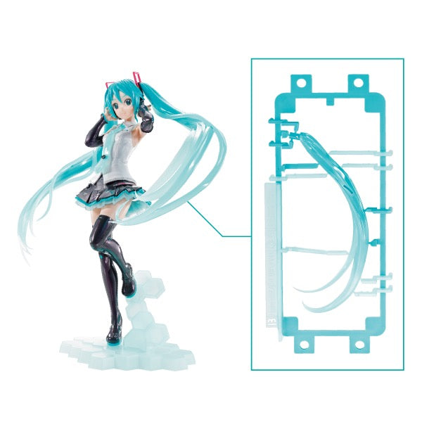 Bandai 5055579 Figure-Rise Labo Hatsune Miku V4X |  Hobbies Online