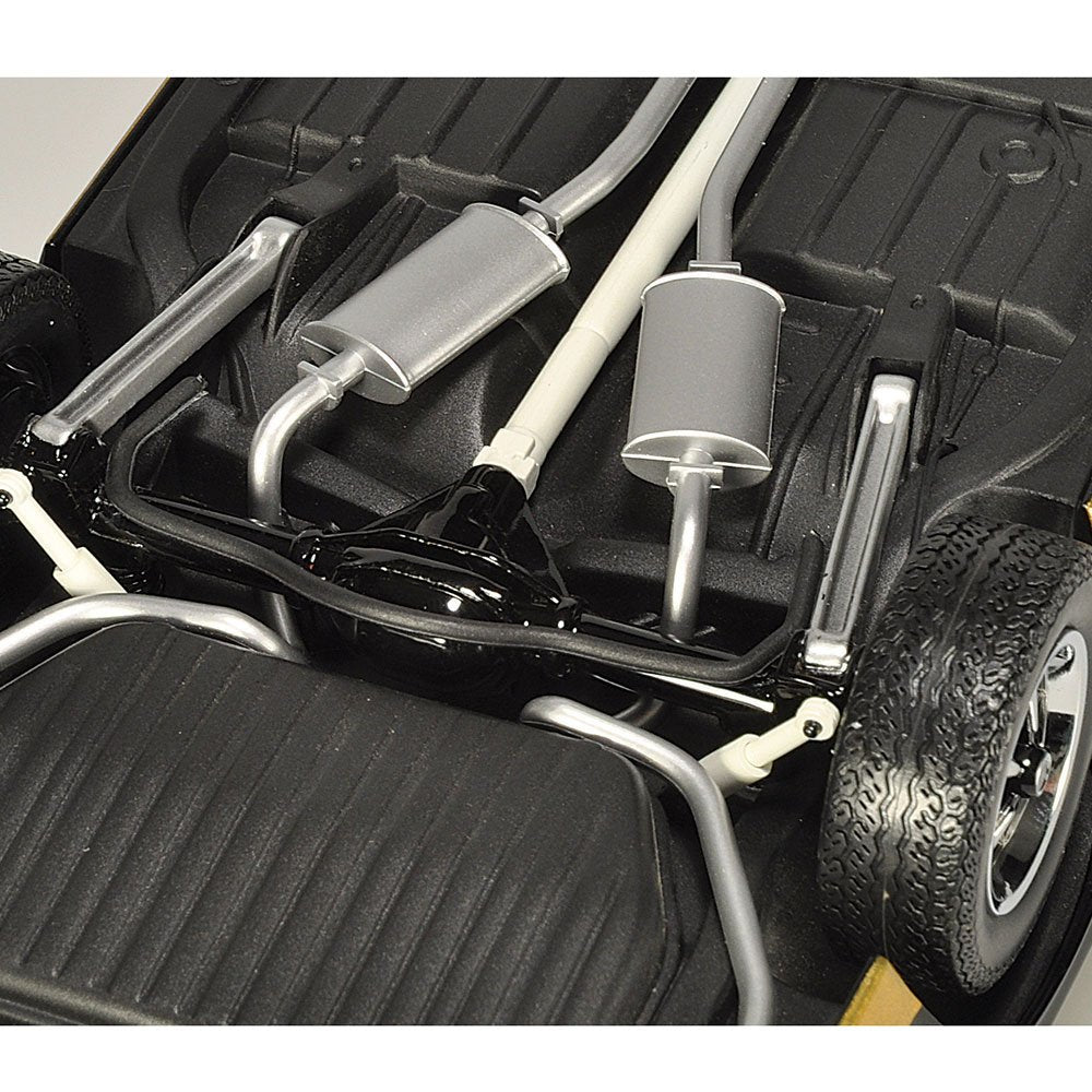 Classic Carlectables 18860 1/18 Holden HX Monaro Tuxedo Black