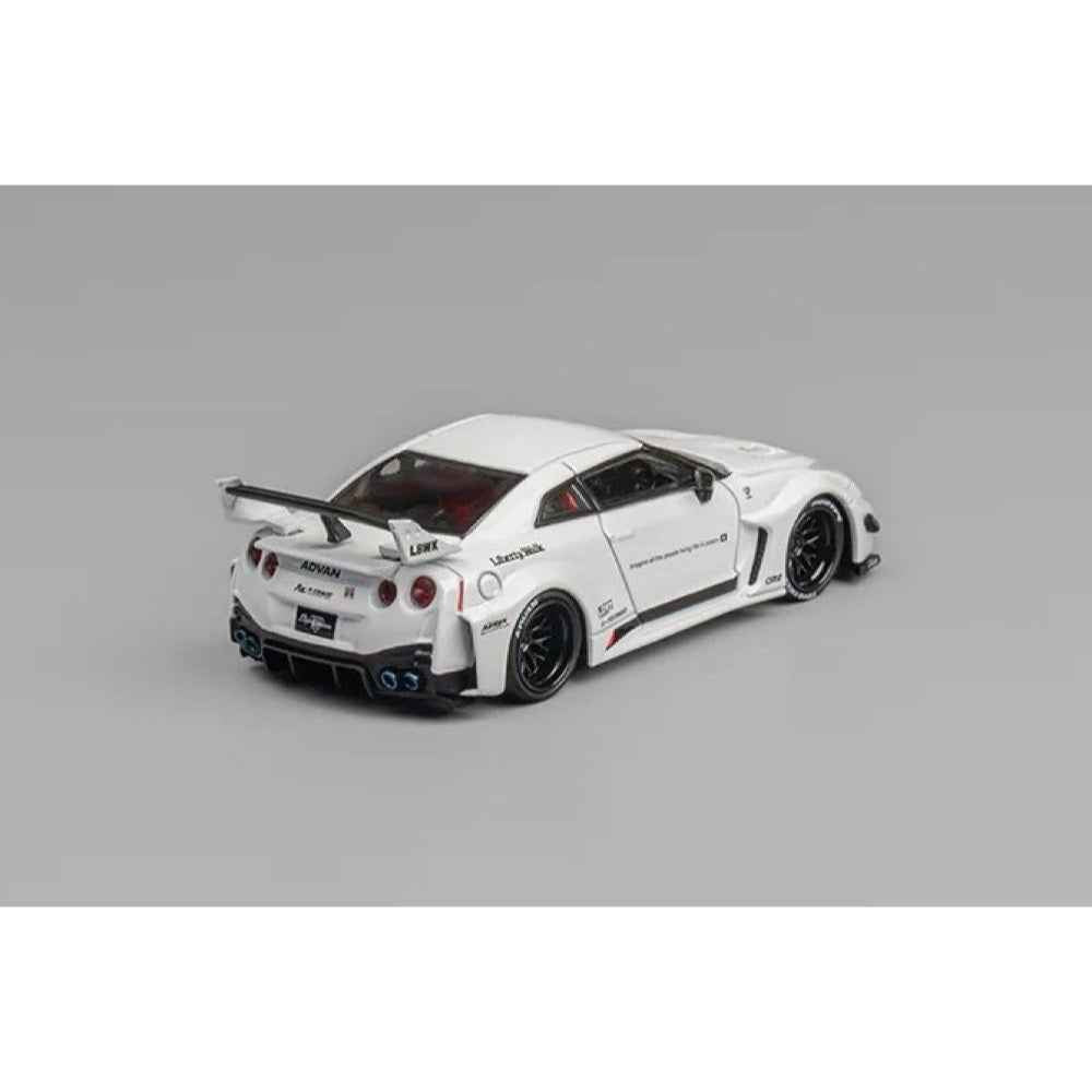 CM Model 64-35RR-10 1/64 Nissan LBWK Supersilhouette 35GT-RR White