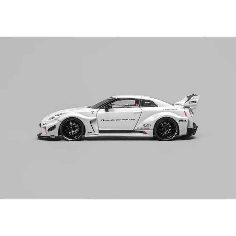 CM Model 64-35RR-10 1/64 Nissan LBWK Supersilhouette 35GT-RR White