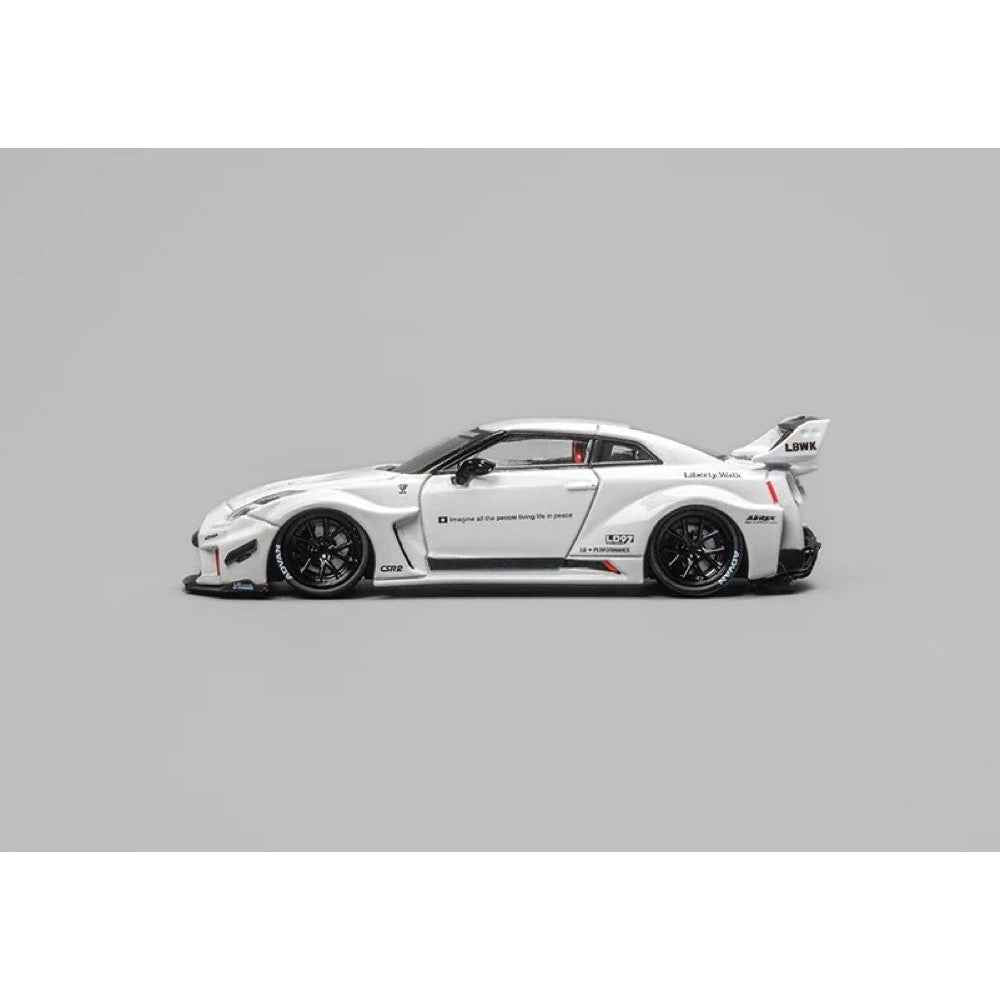 CM Model 64-35RR-10 1/64 Nissan LBWK Supersilhouette 35GT-RR White